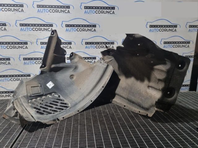 bontott BMW X3 Jobb első Dobbetét (Kerékjárati, Műanyag)