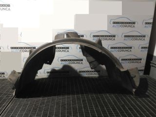 bontott BMW X3 Jobb első Dobbetét (Kerékjárati, Műanyag)