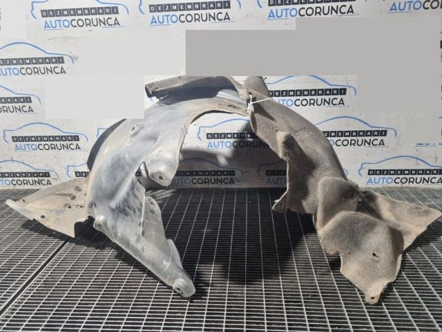 bontott BMW X3 Jobb első Dobbetét (Kerékjárati, Műanyag)