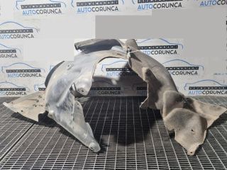 bontott BMW X3 Jobb első Dobbetét (Kerékjárati, Műanyag)