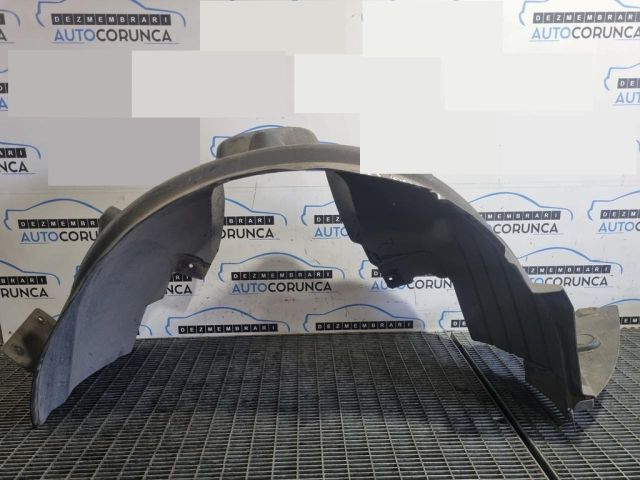 bontott BMW X3 Jobb első Dobbetét (Kerékjárati, Műanyag)