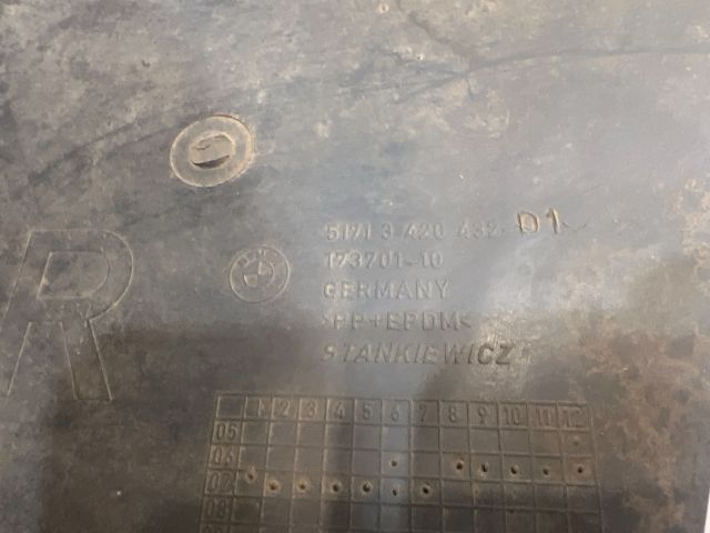 bontott BMW X3 Jobb első Első Dobbetét (Kerékjárati, Műanyag)