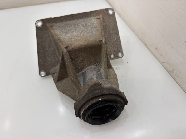 bontott BMW X3 Jobb első Féltengely Tartó