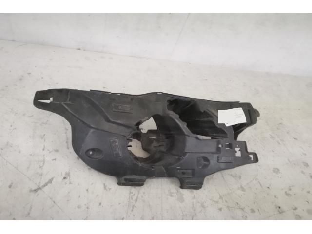 bontott BMW X3 Jobb első Lökhárító Tartó (Műanyag)