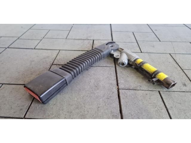 bontott BMW X3 Jobb első Övfeszítő