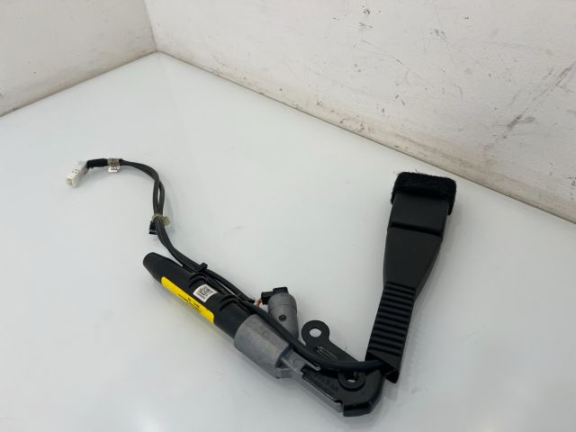 bontott BMW X3 Jobb első Övfeszítő