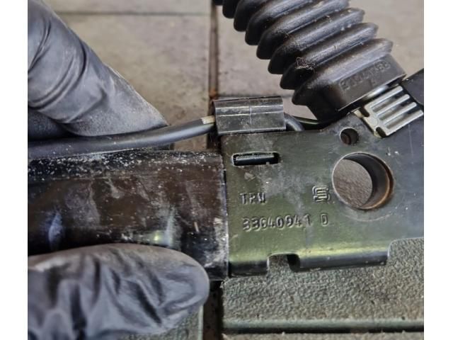 bontott BMW X3 Jobb első Övfeszítő