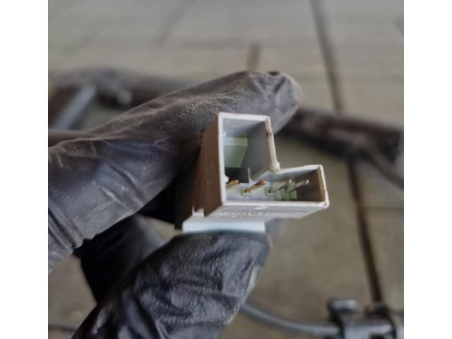 bontott BMW X3 Jobb első Övfeszítő