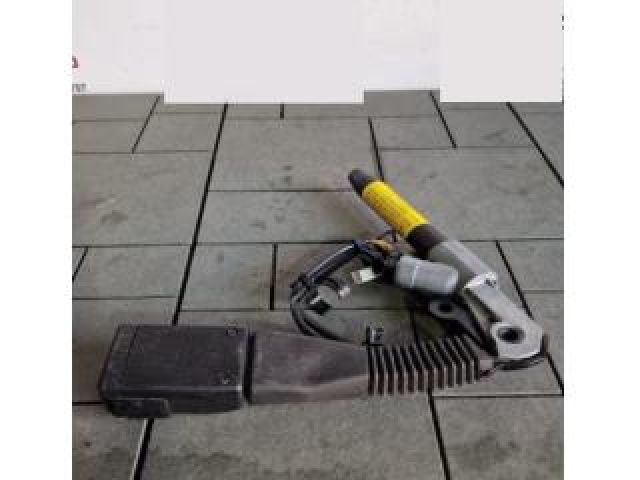 bontott BMW X3 Jobb első Övfeszítő