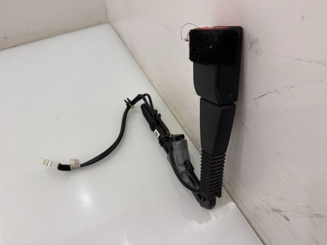 bontott BMW X3 Jobb első Övfeszítő