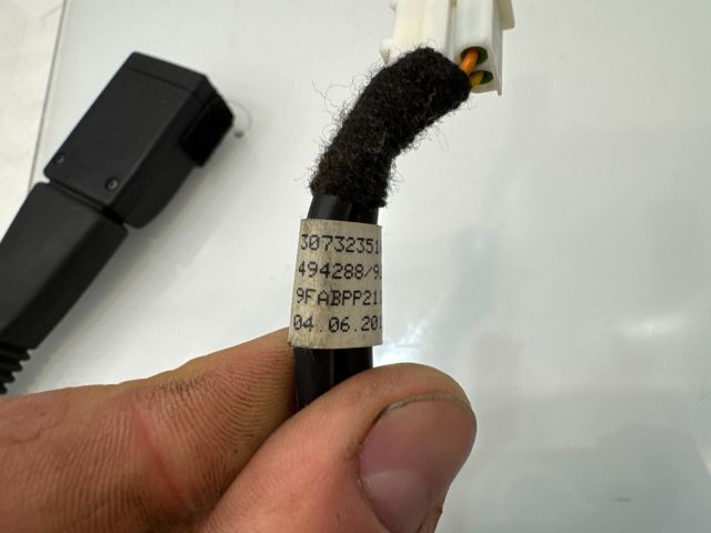 bontott BMW X3 Jobb első Övfeszítő