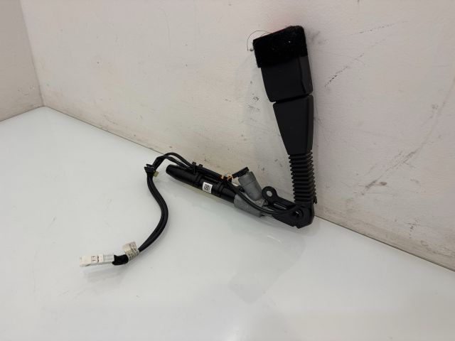 bontott BMW X3 Jobb első Övfeszítő