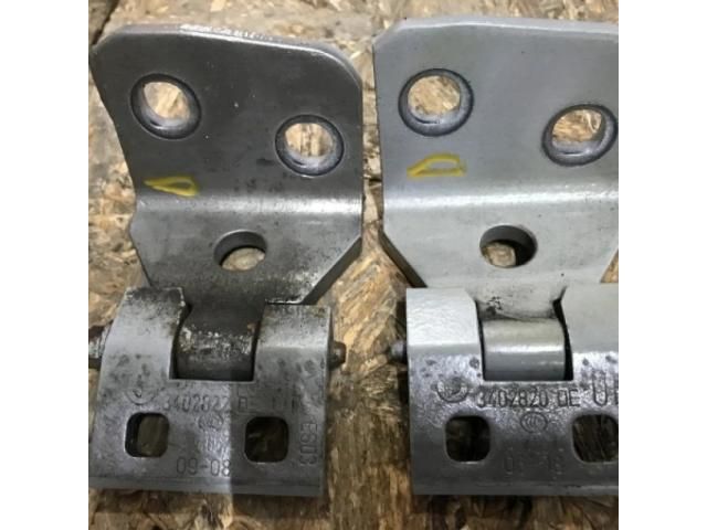 bontott BMW X3 Jobb első Zsanér