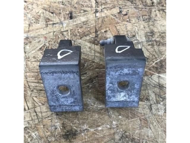 bontott BMW X3 Jobb első Zsanér