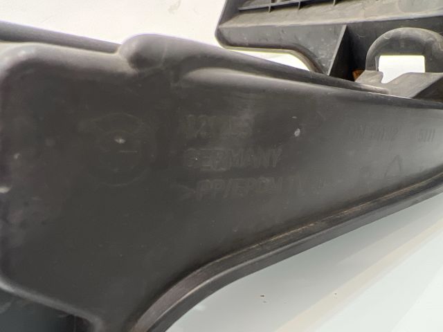 bontott BMW X3 Jobb Fényszóró Tartó