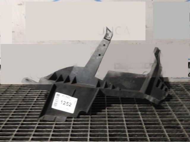 bontott BMW X3 Jobb Fényszóró Tartó