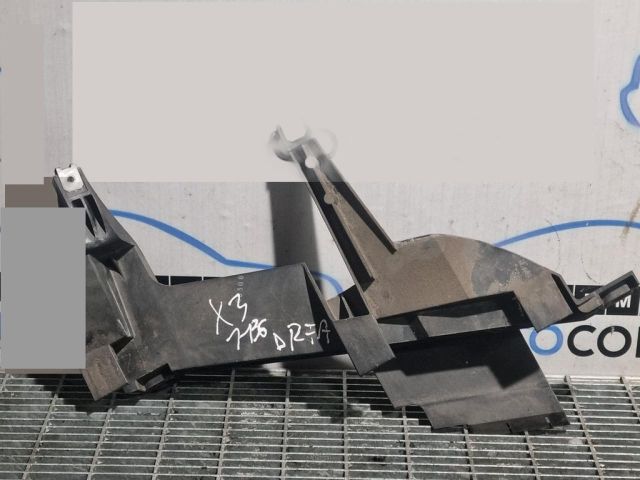 bontott BMW X3 Jobb Fényszóró Tartó