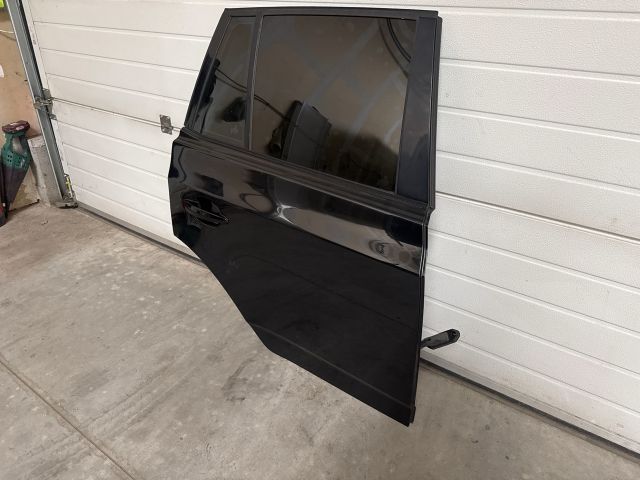 bontott BMW X3 Jobb hátsó Ajtó (Részeivel)