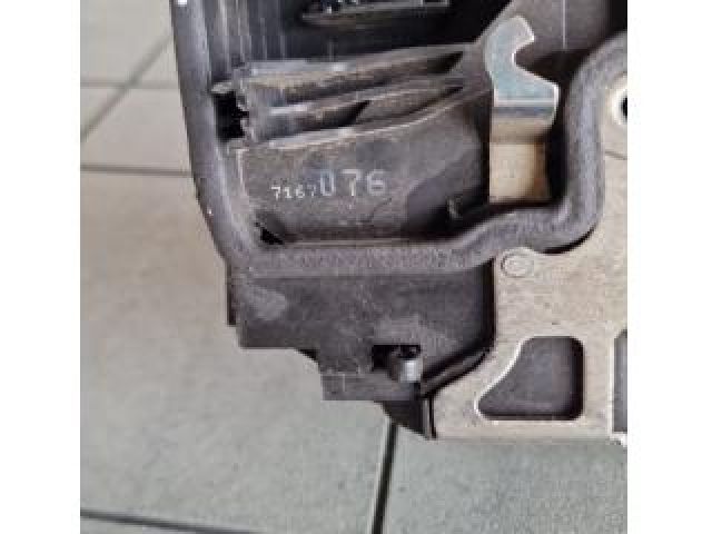 bontott BMW X3 Jobb hátsó Ajtózár