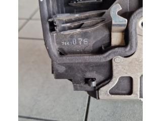 bontott BMW X3 Jobb hátsó Ajtózár