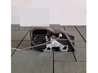 bontott BMW X3 Jobb hátsó Ajtózár