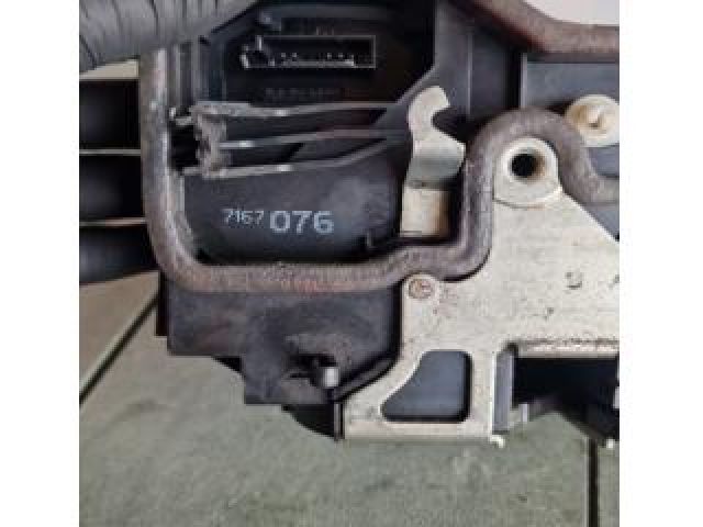 bontott BMW X3 Jobb hátsó Ajtózár