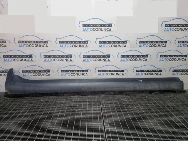 bontott BMW X3 Jobb Küszöb