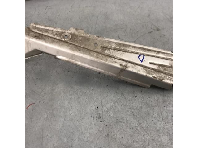 bontott BMW X3 Jobb Sárvédő Oldaltartó