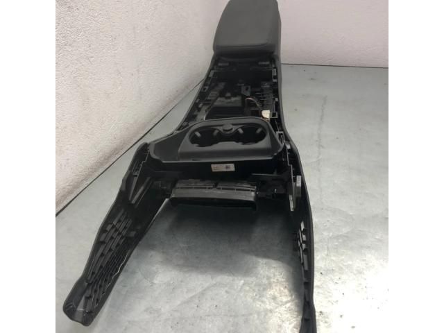 bontott BMW X3 Könyöklő