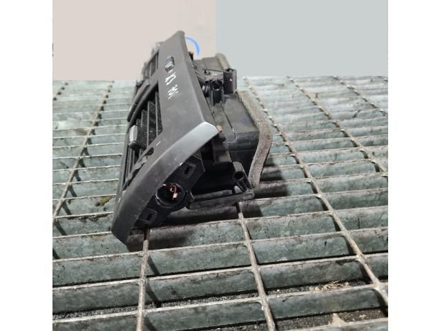 bontott BMW X3 Középső Szellőző