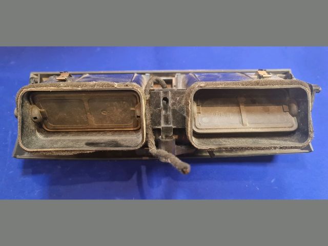 bontott BMW X3 Középső Szellőző