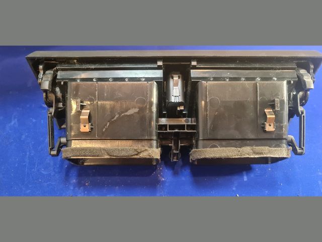 bontott BMW X3 Középső Szellőző