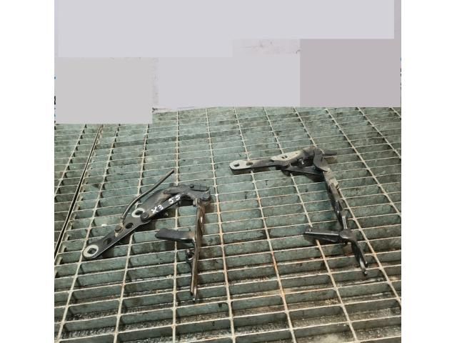 bontott BMW X3 Motorháztető Zsanér Pár