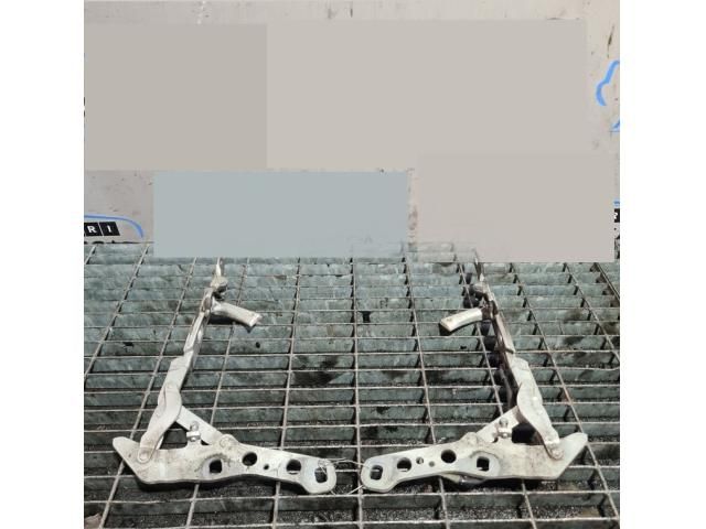 bontott BMW X3 Motorháztető Zsanér Pár