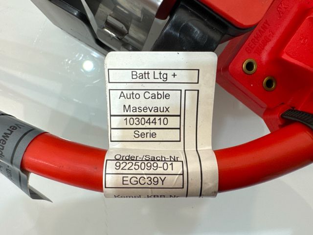 bontott BMW X3 Pozitív Kábel