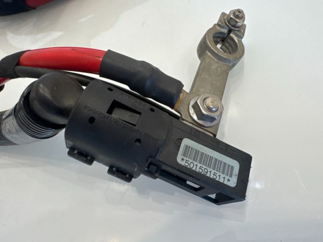 bontott BMW X3 Pozitív Kábel