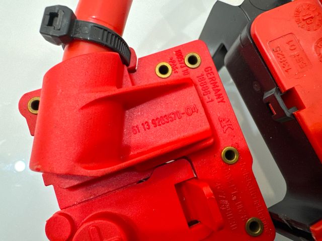 bontott BMW X3 Pozitív Kábel