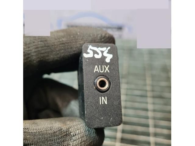 bontott BMW X3 USB Aljzat