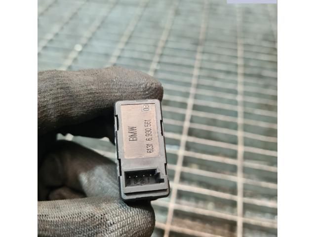 bontott BMW X3 USB Aljzat