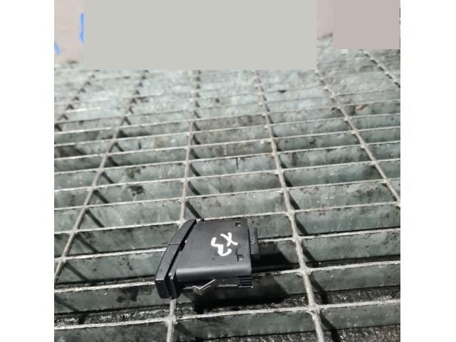 bontott BMW X3 Vészvillogó Kapcsoló