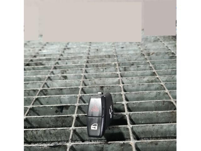 bontott BMW X3 Vészvillogó Kapcsoló