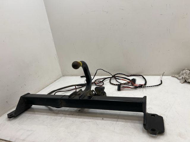 bontott BMW X3 Vonóhorog