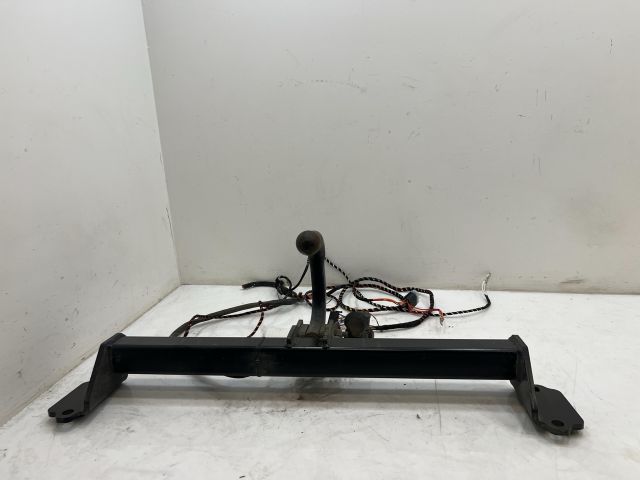 bontott BMW X3 Vonóhorog