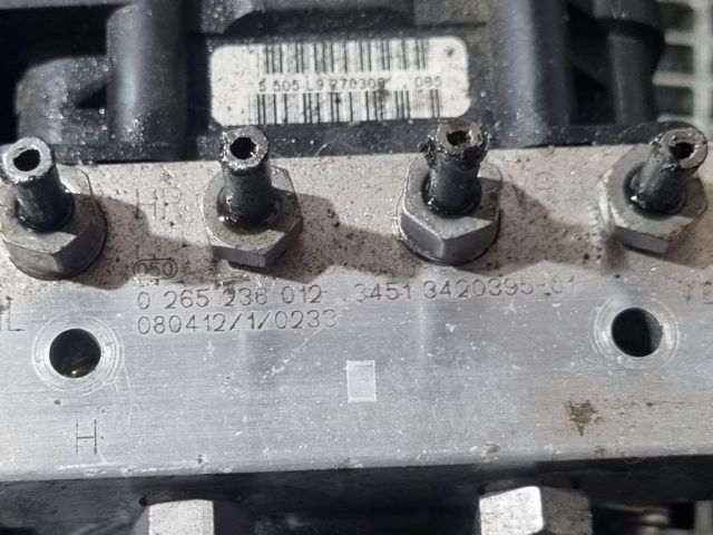 bontott BMW X3 ABS Kocka