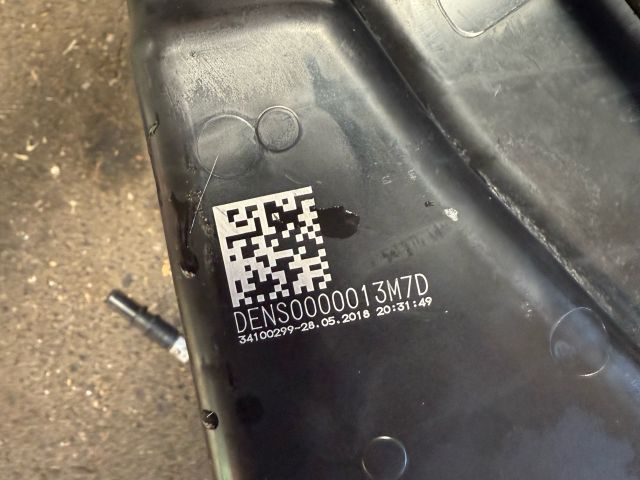 bontott BMW X3 AdBlue Tartály