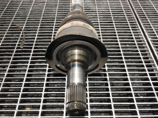 bontott BMW X3 Bal hátsó Féltengely