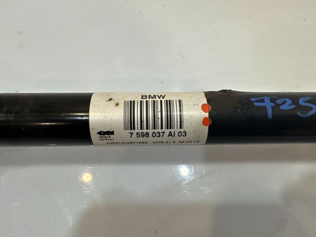 bontott BMW X3 Bal hátsó Féltengely