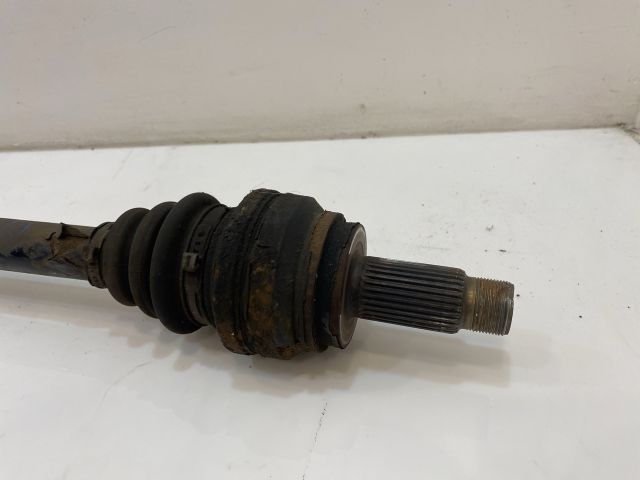 bontott BMW X3 Bal hátsó Féltengely