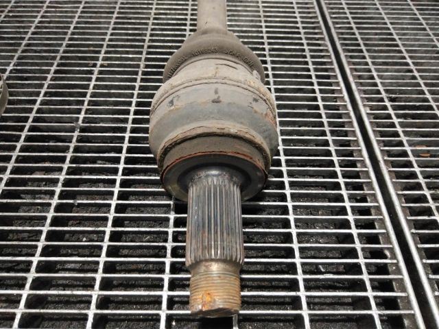 bontott BMW X3 Bal hátsó Féltengely