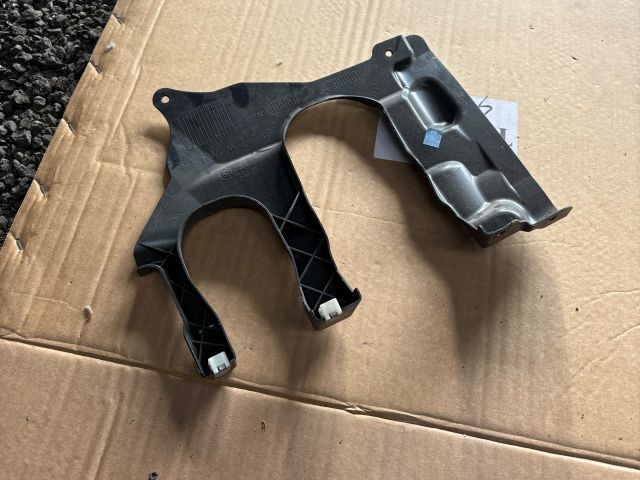 bontott BMW X3 Jobb Féltengely Porvédő Lemez